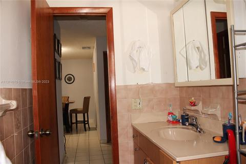 520 E 29th St, Hialeah, FL 33013 photo 17
