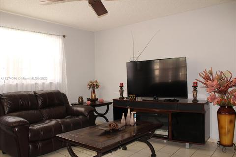 520 E 29th St, Hialeah, FL 33013 photo 4