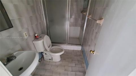 662 SE 6th Pl, Hialeah, FL 33010 photo 20