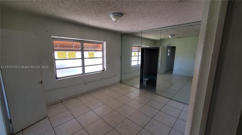 662 SE 6th Pl, Hialeah, FL 33010 photo 12