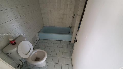 662 SE 6th Pl, Hialeah, FL 33010 photo 13