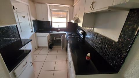 662 SE 6th Pl, Hialeah, FL 33010 photo 8