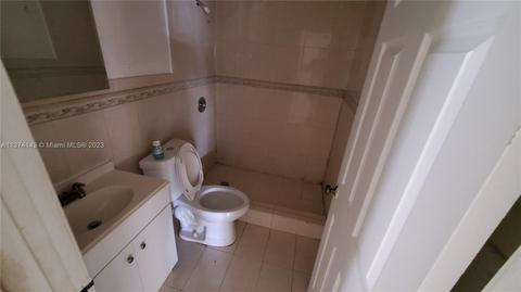 662 SE 6th Pl, Hialeah, FL 33010 photo 10