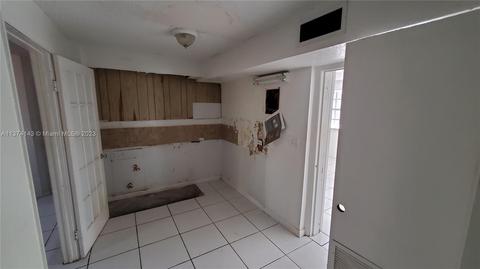 662 SE 6th Pl, Hialeah, FL 33010 photo 24