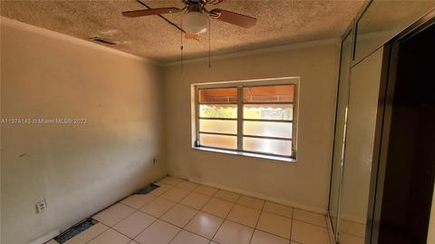662 SE 6th Pl, Hialeah, FL 33010 photo 6