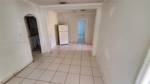 662 SE 6th Pl, Hialeah, FL 33010 photo 7