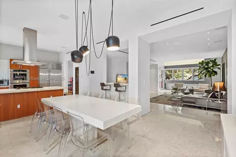 220 Ari Way, Miami Beach, FL 33141
