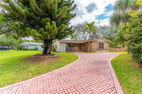7631 SW 65th Pl, South Miami, FL 33143