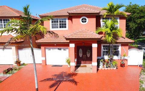 19726 NW 84th Pl, Hialeah, FL 33015