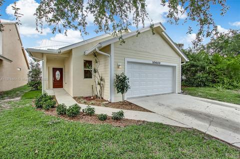 10600 SE Rosemarie Ct, Hobe Sound, FL 33455