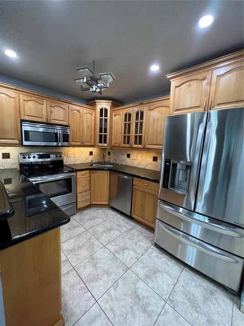 501 Shady Pine Way #B2, Greenacres, FL 33415