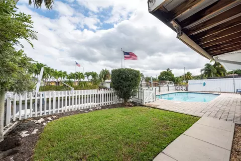 2424 Marathon Ln, Fort Lauderdale, FL 33312