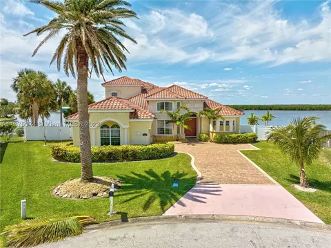 258 Bimini Rd, Cocoa Beach, FL 32931 photo 1