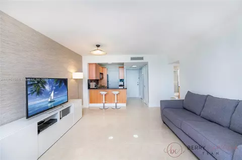 2899 Collins Ave #1535, Miami Beach, FL 33140