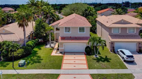 330 SW 194th Ave, Pembroke Pines, FL 33029