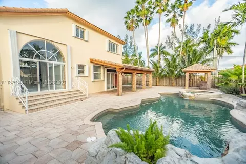 9716 NW 29th St, Doral, FL 33172