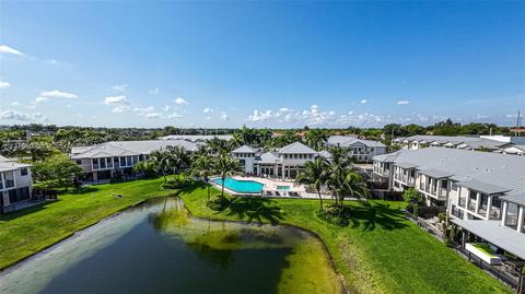 5940 NW 104th Ct, Doral, FL 33178