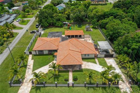 12950 SW 192nd St, Miami, FL 33177
