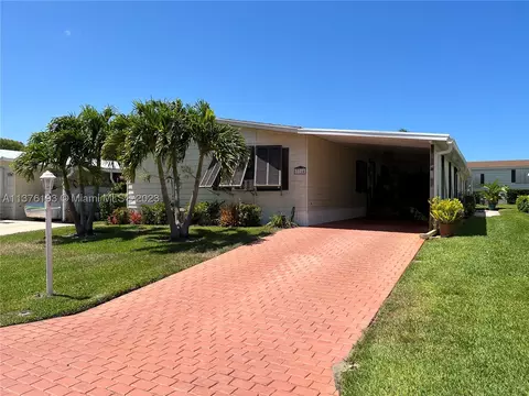 7714 SE Saratoga Dr, Hobe Sound, FL 33455