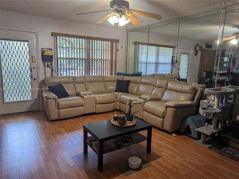 13350 SW 1st St #210P, Pembroke Pines, FL 33027