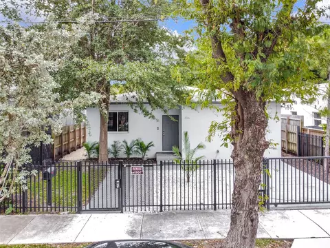 556 NW 44th St, Miami, FL 33127