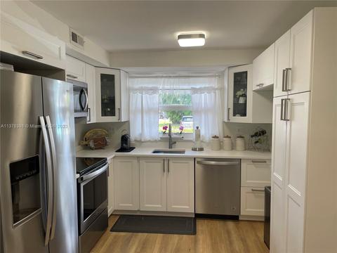 9541 Sunrise Lakes Blvd #109, Sunrise, FL 33322