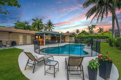 10720 SW 116th St, Miami, FL 33176