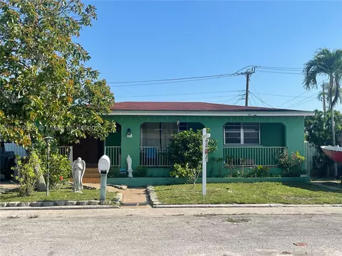21 W 64th St, Hialeah, FL 33012