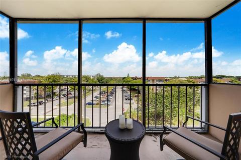 4174 Inverrary Dr #609, Lauderhill, FL 33319