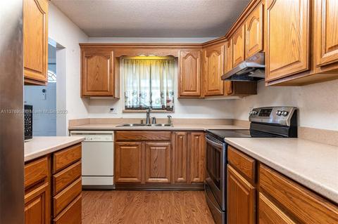 560 N Rock Island Rd #7, Margate, FL 33063