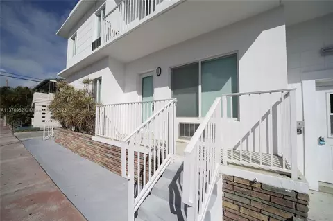 505 74th St #6A, Miami Beach, FL 33141