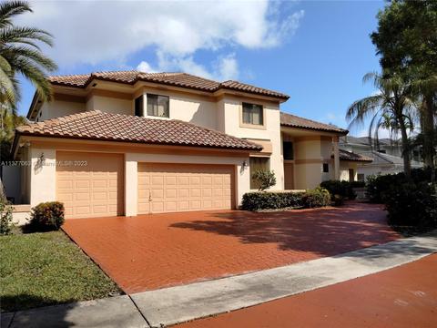 10739 Santa Rosa Dr, Boca Raton, FL 33498