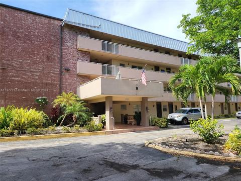 3725 NE 169th St #307, North Miami Beach, FL 33160
