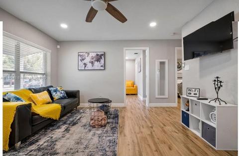 5289 N Andrews Ave, Oakland Park, FL 33309
