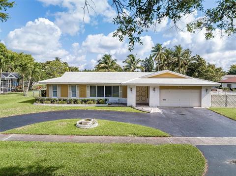 7461 SW 9th St, Plantation, FL 33317