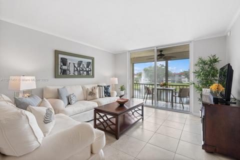 8930 S Hollybrook Blvd #203, Pembroke Pines, FL 33025