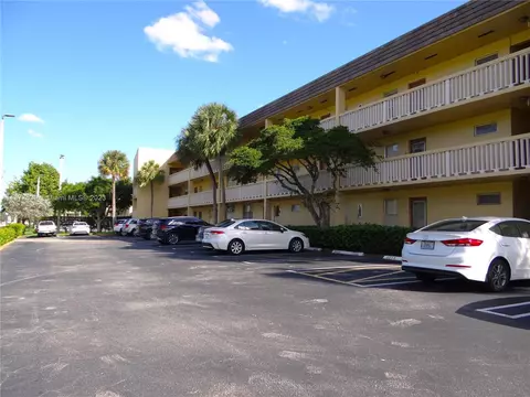 6350 NW 62nd St #205, Tamarac, FL 33319