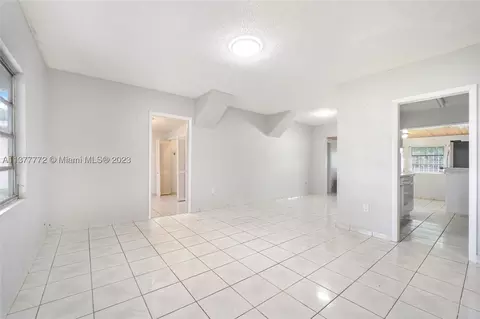 871 SE 1st St, Hialeah, FL 33010 photo 1