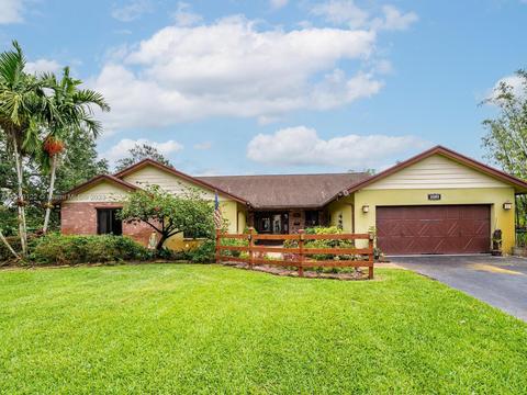 4050 SW 102nd Ave, Davie, FL 33328