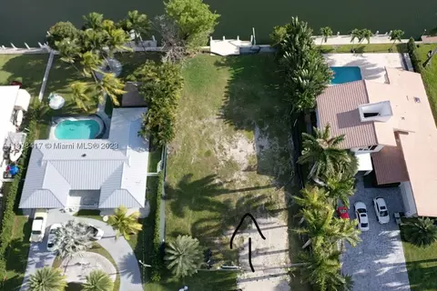 473 Sunset Dr, Hallandale Beach, FL 33009