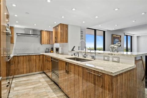 2401 Collins Ave #1208, Miami Beach, FL 33140