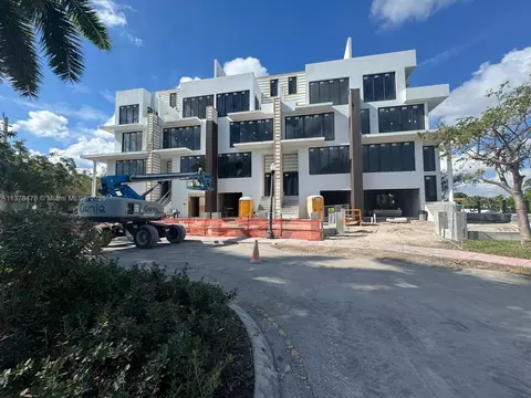 7300 Trouville Esplanade #3, Miami Beach, FL 33141