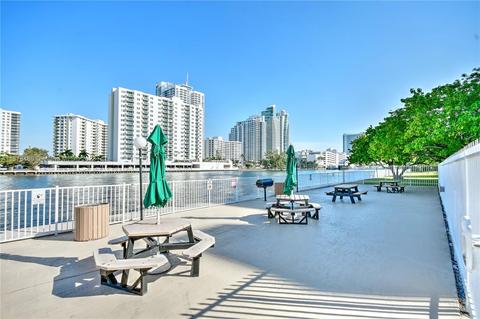 800 Parkview Dr #927, Hallandale Beach, FL 33009