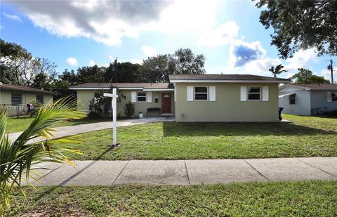 19812 NE 13th Pl, Miami, FL 33179
