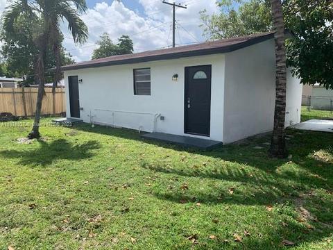972 E 31st St, Hialeah, FL 33013 photo 3