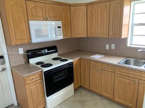 972 E 31st St, Hialeah, FL 33013 photo 5