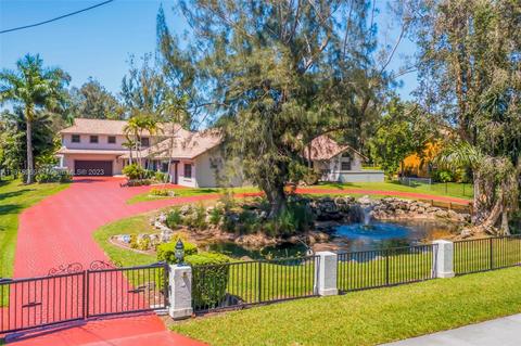 11351 SW 3rd St, Plantation, FL 33325