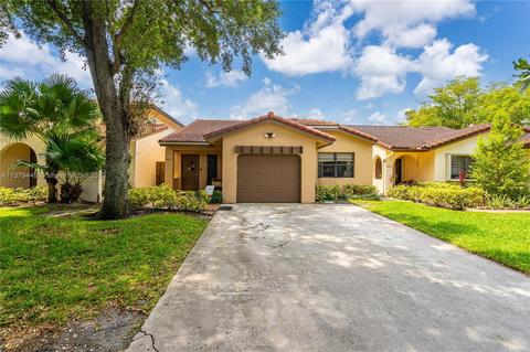 6650 NW 174th Ln, Hialeah, FL 33015