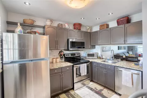 8856 W Mcnab Rd #303, Tamarac, FL 33321