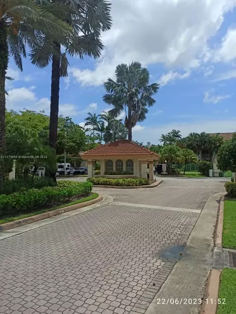 1103 Glenmoor Dr #1103, West Palm Beach, FL 33409